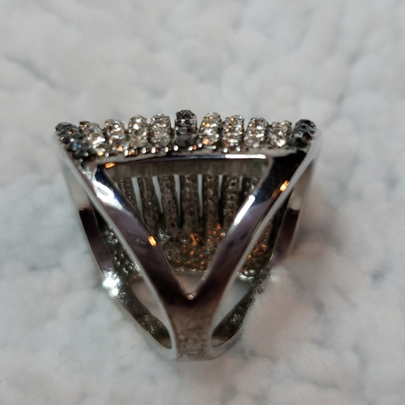 Express Ring - Picture 4 of 7